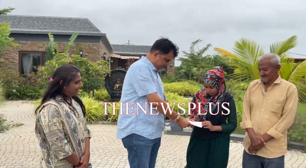 ધારાસભ્ય કેતનભાઇ ઇનામદાર દ્વારા વોરા સફી મોહમ્મદને મુખ્યમંત્રી સહાય યોજના અંતર્ગત ચાર લાખની સહાય પેટે રકમ ચૂકવવામાં આવી