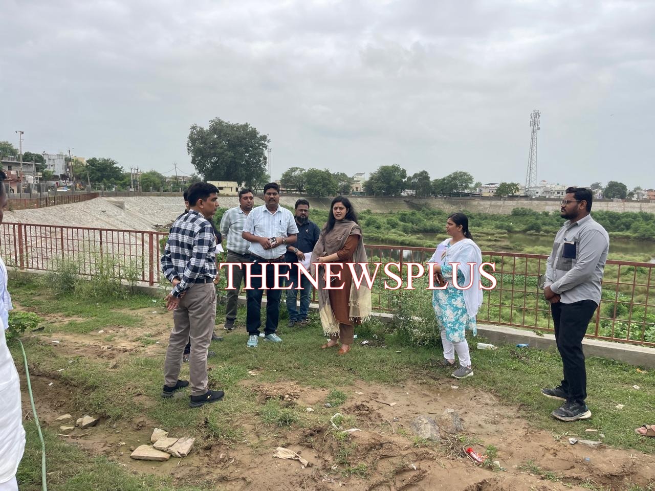 સાવલી અને ઓડ નગરપાલિકા વિસ્તારમાં માર્ગ દુરસ્તીકરણનું નિરીક્ષણ કરતા પ્રાદેશિક નગરપાલિકા નિયામક 