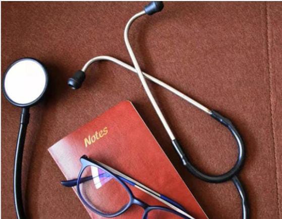 ૪૯ વર્ષીય માતા અને તેમની દીકરીએ એક સાથે નીટ પરીક્ષા પાસ કરી