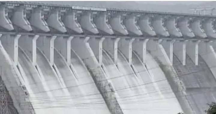 સરદાર સરોવર નર્મદા ડેમની સપાટીમાં ધરખમ વધારો : નર્મદા નદીમાં 4.36 લાખ ક્યુસેક પાણી છોડાશે