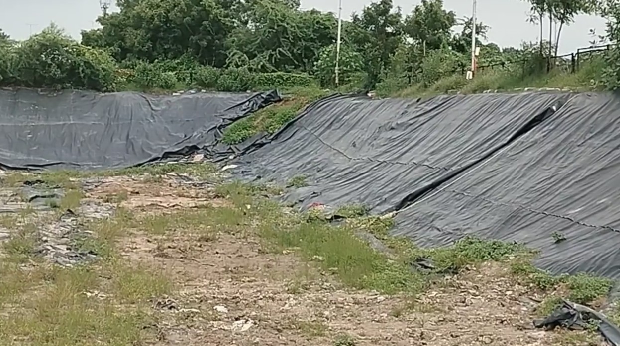 નવલખી કૃત્રિમ તળાવની હાલત બિસ્માર 