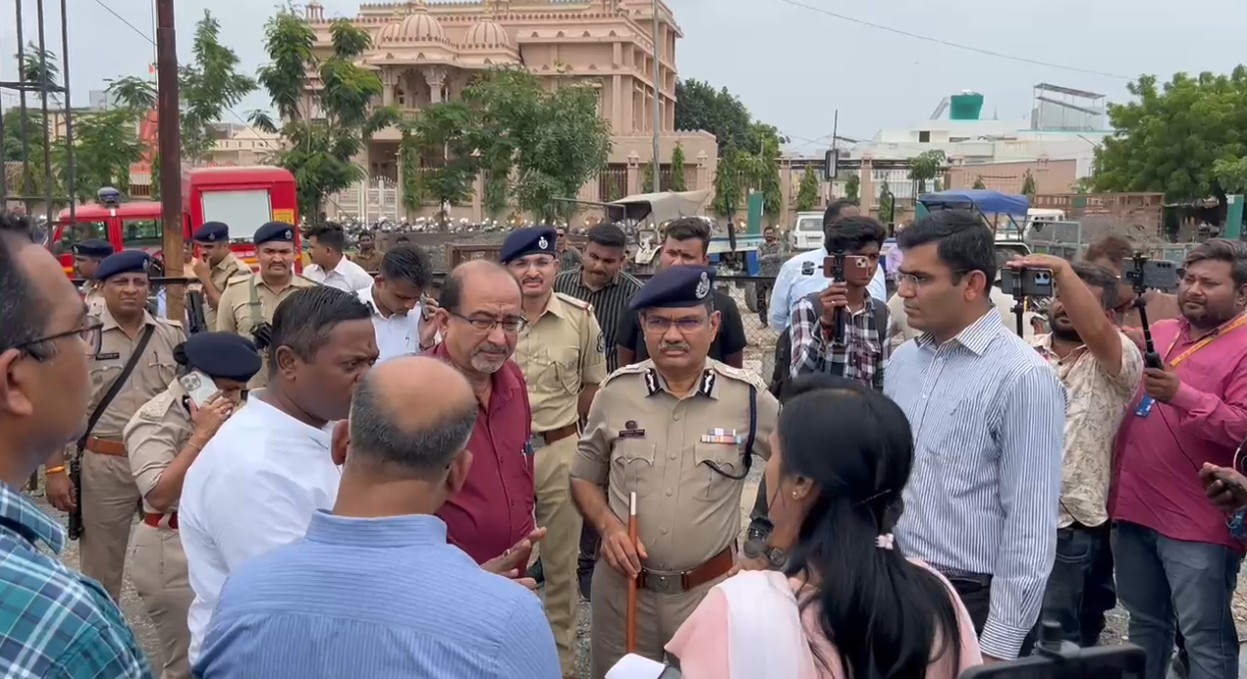 દશામાની મૂર્તિઓના વિસર્જન સંદર્ભે વીએમસીની ટીમ તરસાલી કૃત્રિમ તળાવની જોઈન્ટ વિઝીટ માટે પહોંચી