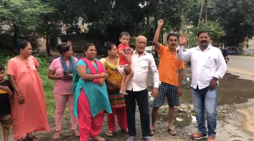 અકોટા પોલીસ લાઇન સામે ગટરનું પાણી ઉભરાતા લોકો ત્રાહિમામ પુકારી ઉઠ્યા