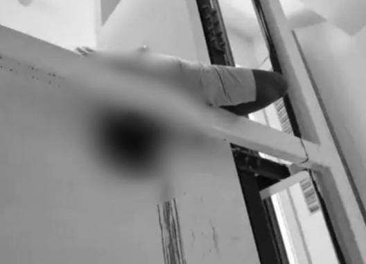 કારીગર લિફ્ટનાં ટેસ્ટિંગ સમયે ટાઇલ્સ કામ વખતે માથું લિફ્ટ અને એંગલ વચ્ચે ફસાઈ જતા મોત