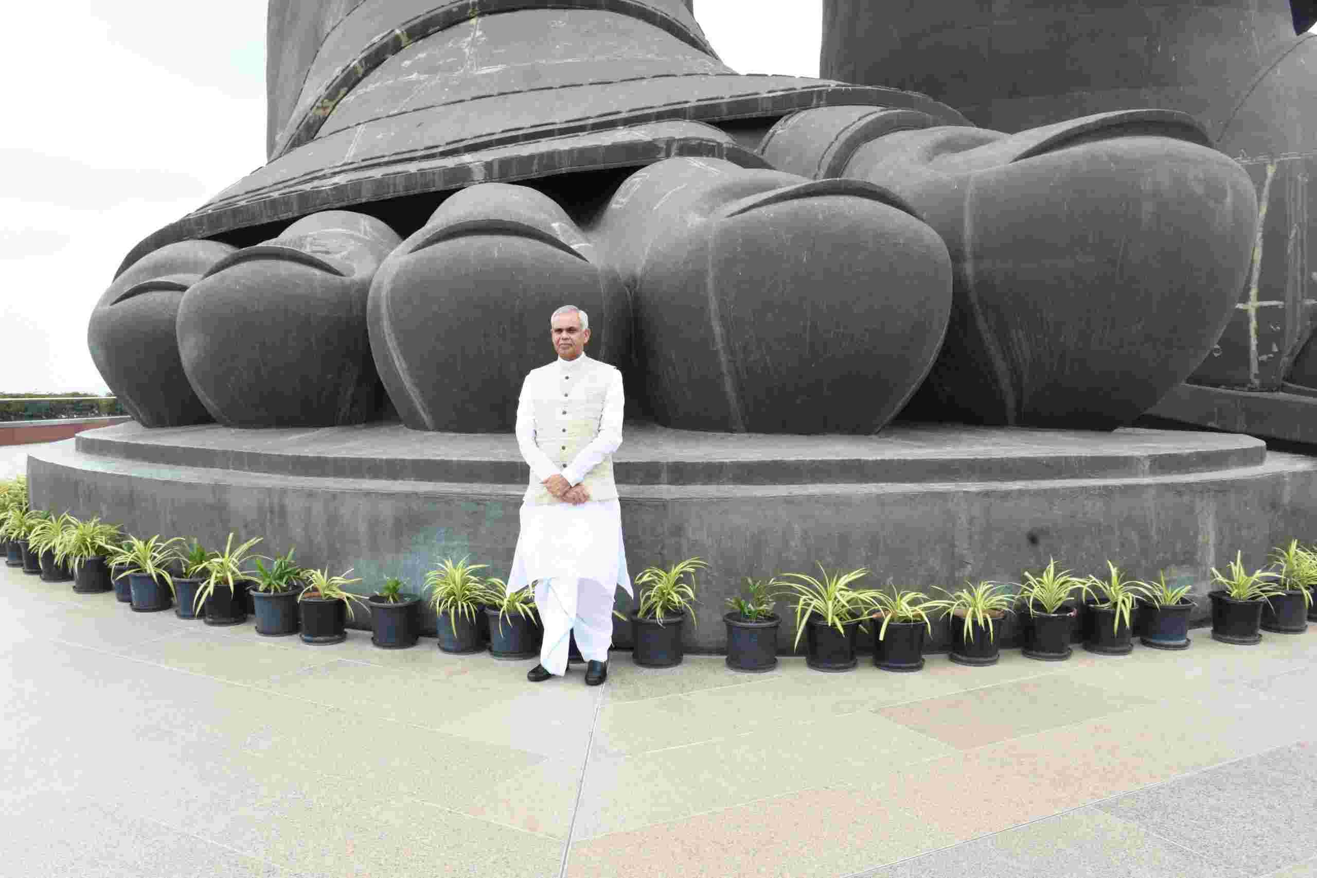 રાજ્યના માન. રાજ્યપાલ આચાર્ય દેવવ્રતજીએ સ્ટેચ્યુ ઓફ યુનિટી અને જંગલ સફારીની વિશેષ મુલાકાત લીધી