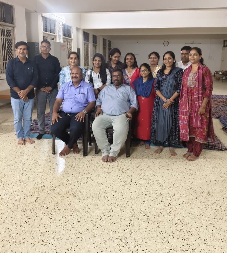 સુમેરુ મુકામે ધોરણ 1 અને 2 વર્ગખંડ પુસ્તકાલય અંતર્ગત ત્રિ-દિવસીય વાર્તાસંગ્રહ લેખન કાર્યશાળા યોજાઇ 