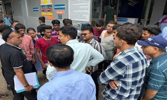 હાઇરાઇઝ બિલ્ડીંગોમાં વાહન પાર્કિંગ બેઝમેન્ટમાં આવેલા પાર્કિંગમાં કરવા સૂચના 