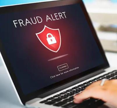 સેલ્સ કોર્નર ફર્નિચરની દુકાનદારે ઓનલાઈન ચલણની એપ ડાઉનલોડ કરતાં એકાઉન્ટ માંથી 34.75 લાખ  ઉપડી ગયા 