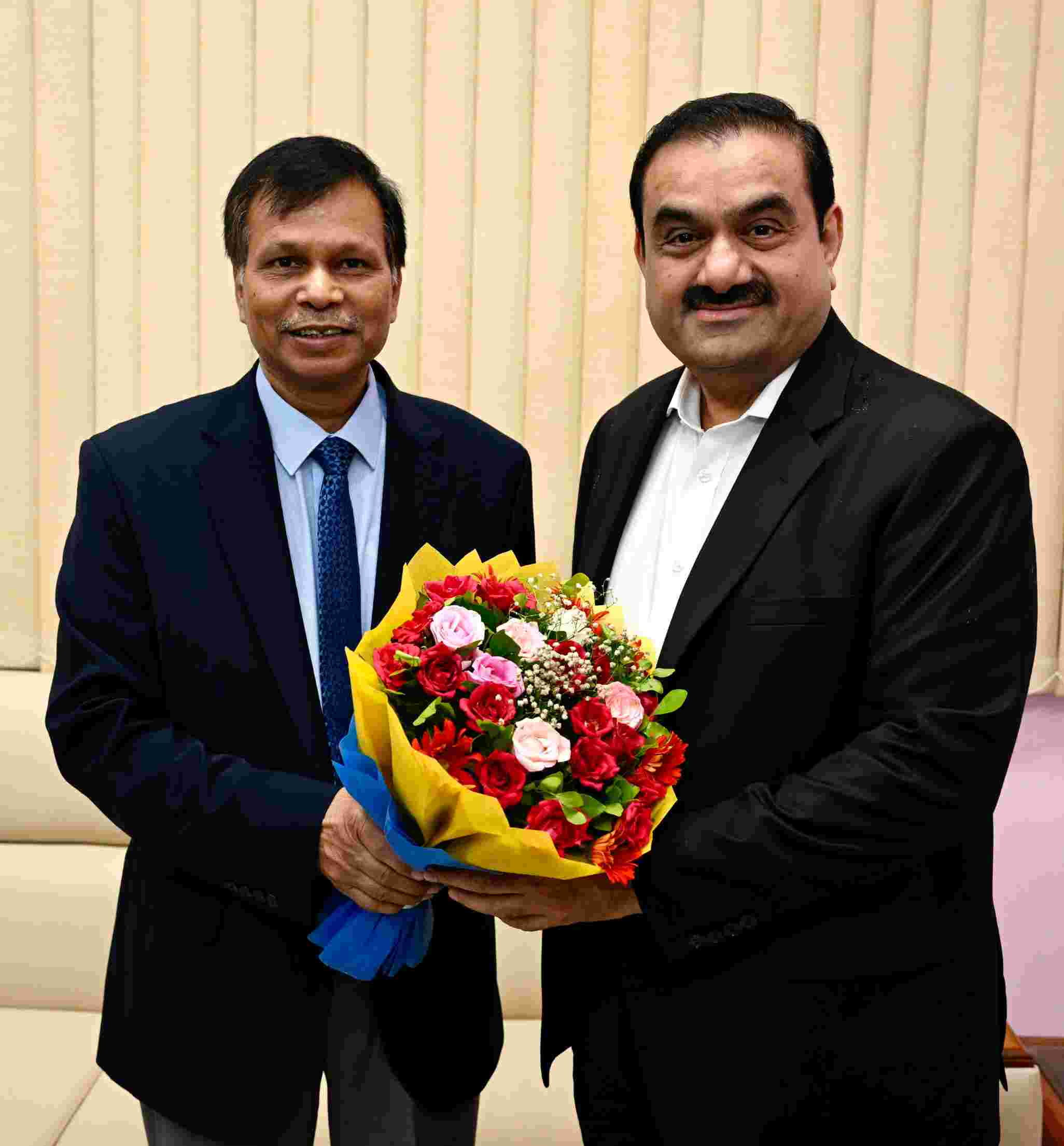 ગૌતમ અદાણીનું IIM લખનૌમાં ભારતના ભાવિ નિર્માતાઓને પ્રેરક સંબોધન, ભારત 2050 સુધીમાં 25 ટ્રિલિયન ડોલરનું પાવરહાઉસ બનશે: ગૌતમ અદાણી