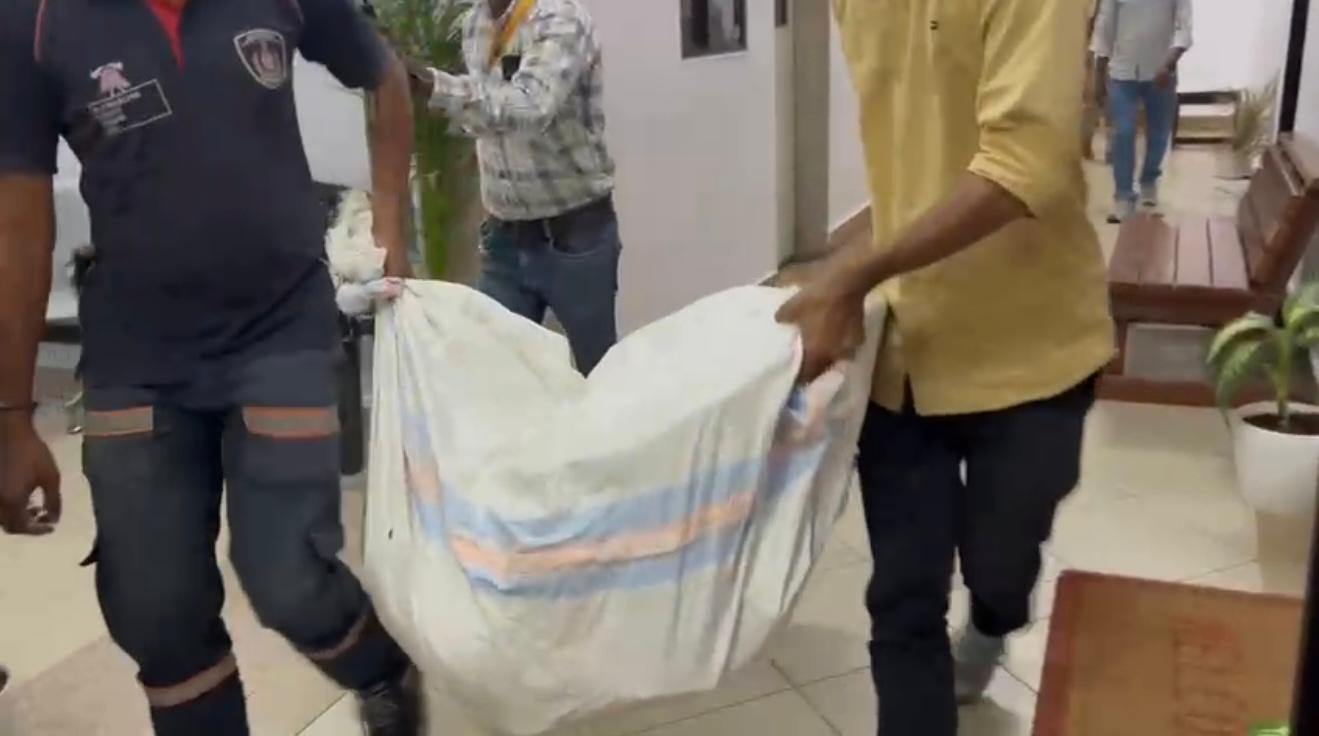 ફાયરના જાદુઈ રમકડા લઇને ડે. સીએફઓ અમિત ચૌધરીને કોર્પોરેશનમાં બોલાવાયા.