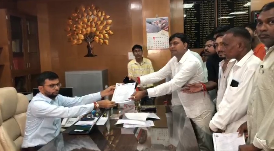 મુજપુર ગંભીરા બ્રિજ વૈકલ્પિક માર્ગ બનાવવા બાબતે આવેદન પત્ર 