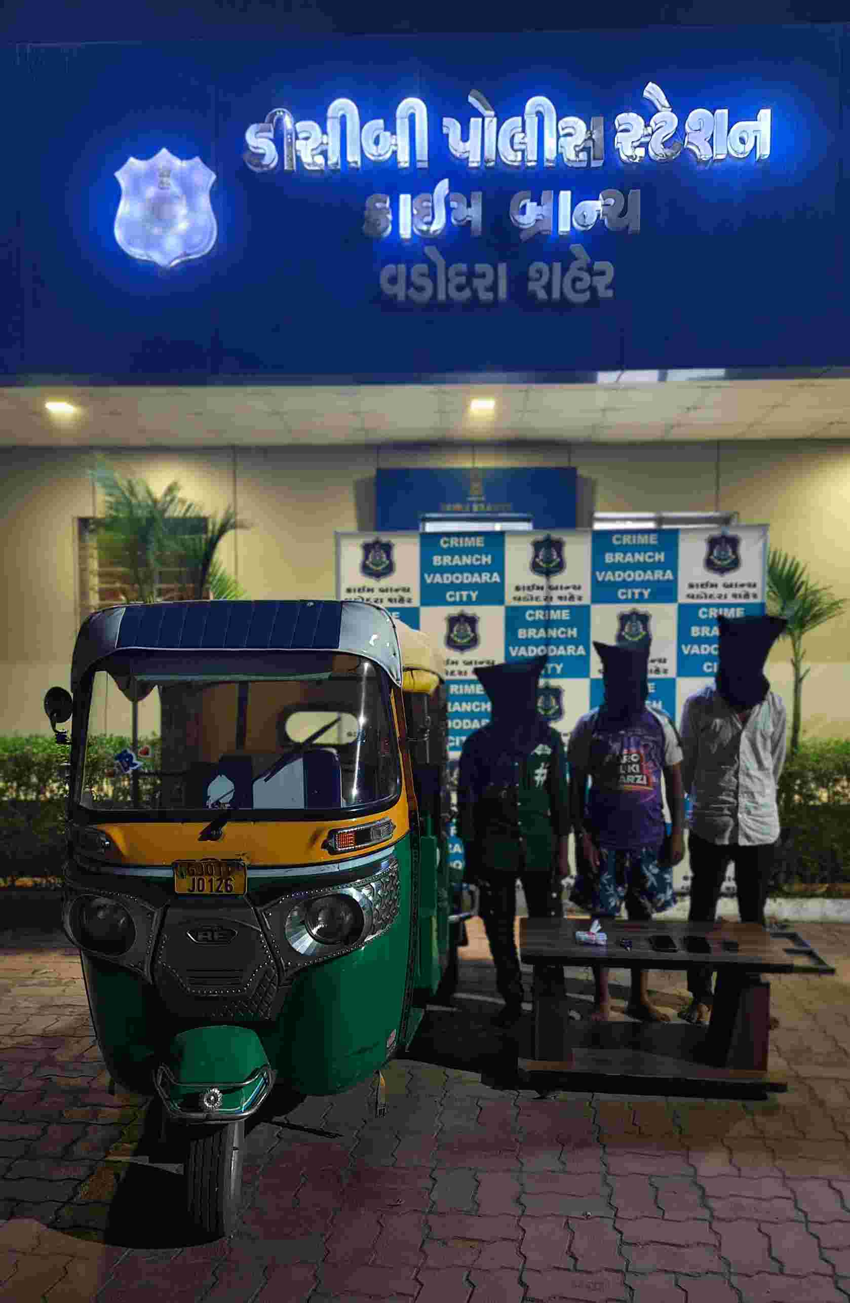 મહિલાને 500 રુપિયાનું બંડલ બતાવી દાગીના ઉતરાવી ફરાર થયેલી ટોળકીના 3 મહત્વના સાગરીત ઝડપાયા