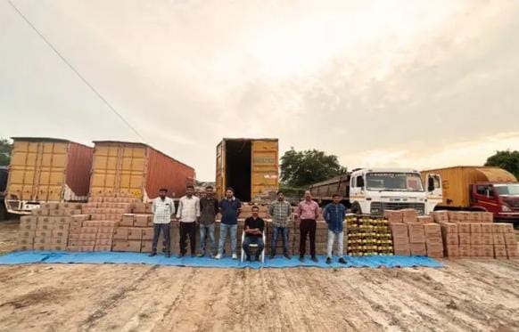 સનાથલ ટોલ ટેક્સ પ્લાઝા નજીક કન્ટેઇનર ટ્રક માંથી 25,465 દારૂની બોટલો મળી