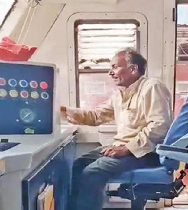 સનકી એન્જિનમાં ઘૂસી જઈ જાહેરાત કરી, હવે આ ટ્રેન તારો ભાઈ ચલાવશે