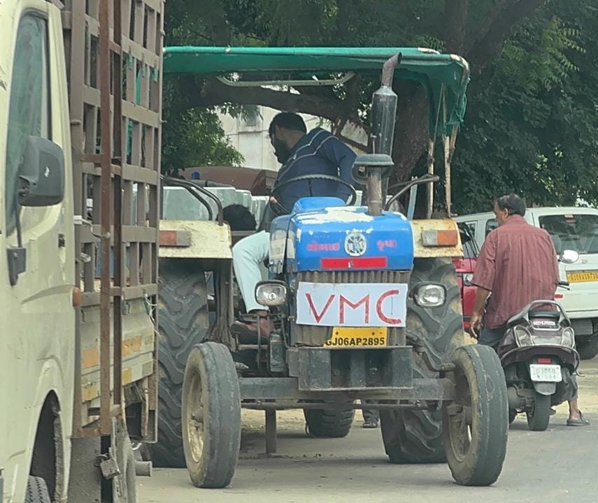 ભાજપ કોર્પોરેટરના સગાની ખાનગી મિલકતમાં કોટા સ્ટોન, રેતી અને સિમેન્ટનો ઉપયોગ.