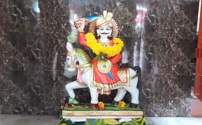 શનિ મંદિર ખાતે આજે ભાથુજી મહારાજની પ્રતિમાની પ્રાણ પ્રતિષ્ઠા કરવામાં આવી