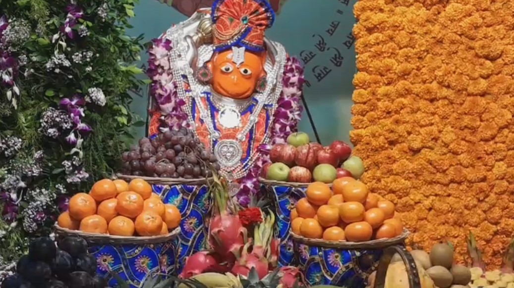 હઠીલા હનુમાન દાદાના મંદિરે અન્નકુટનું આયોજન કરવામાં આવ્યું