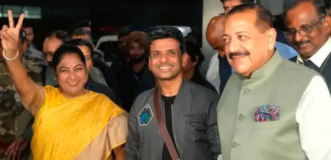 અવકાશયાત્રી શુભાંશુ શુક્લા રવિવારે સવારે ભારત પરત ફર્યા : વડા પ્રધાન નરેન્દ્ર મોદીને મળશે