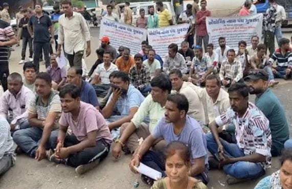 હેબતપુર પાટિયા નજીક ખેમાણા ટોલ નાકા પર સ્થાનિક નાગરિકોએ ટોલ ટેક્સના વિરોધમાં મહારેલી યોજી