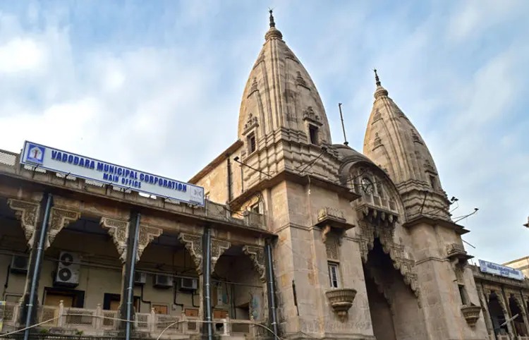 ગણેશ મંડળોની આસપાસ 50 મીટરની અંદર પાંચેક હોડિંગ લગાવવાની દરખાસ્ત સ્થાયી સમિતિમાં