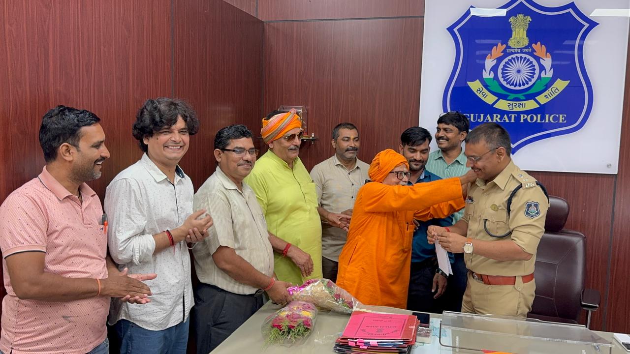 બિહાર સાંસ્કૃતિક મંડળ દ્વારા sp રોહન આનંદને વિદાઈ આપવામાં આવી