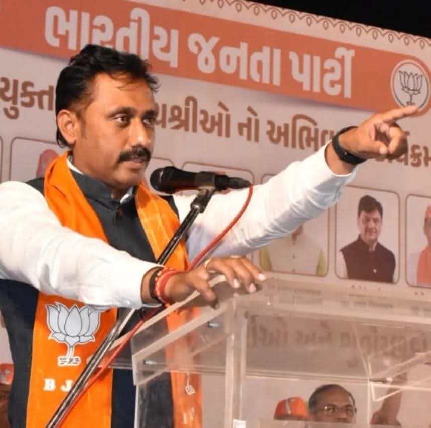 પાદરાના ધારાસભ્ય ચૈતન્યસિંહ ઝાલા ઉવાચ, કોંગ્રેસના રાક્ષસોરૂપી વંશજો આજે પણ આપણી વચ્ચે છે, જ્યારે વિકાસનું કામ થતું હોય, ત્યારે આંગળી કરવા અને હવનમાં હાડકા નાંખવા આવી જાય છે