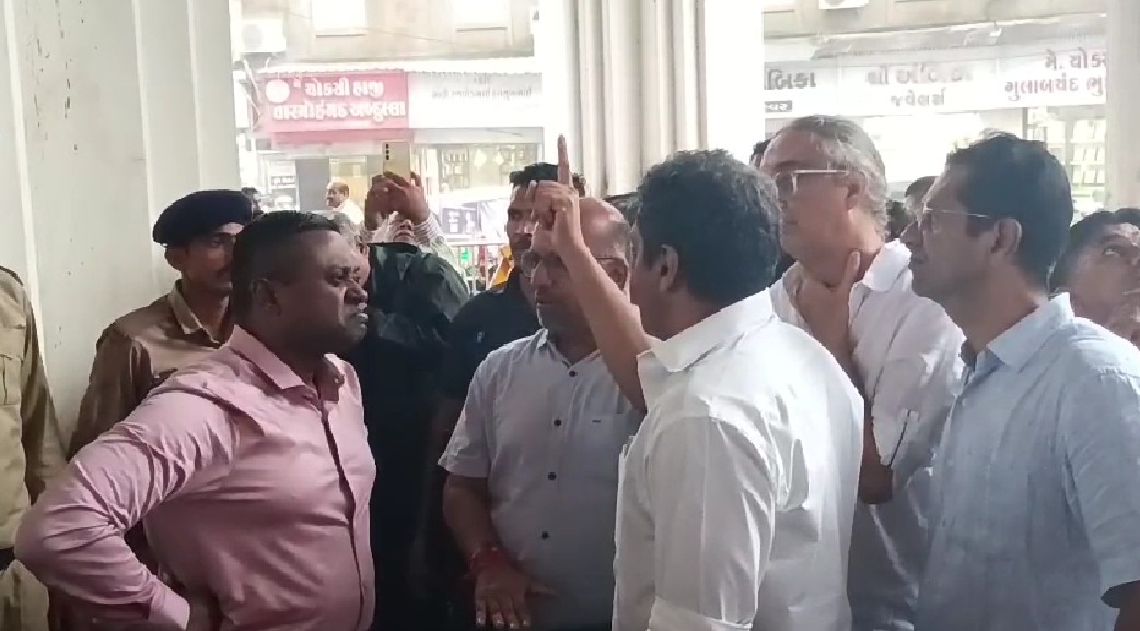 ચર્ચા પર ચર્ચા,તારીખ પે તારીખ 