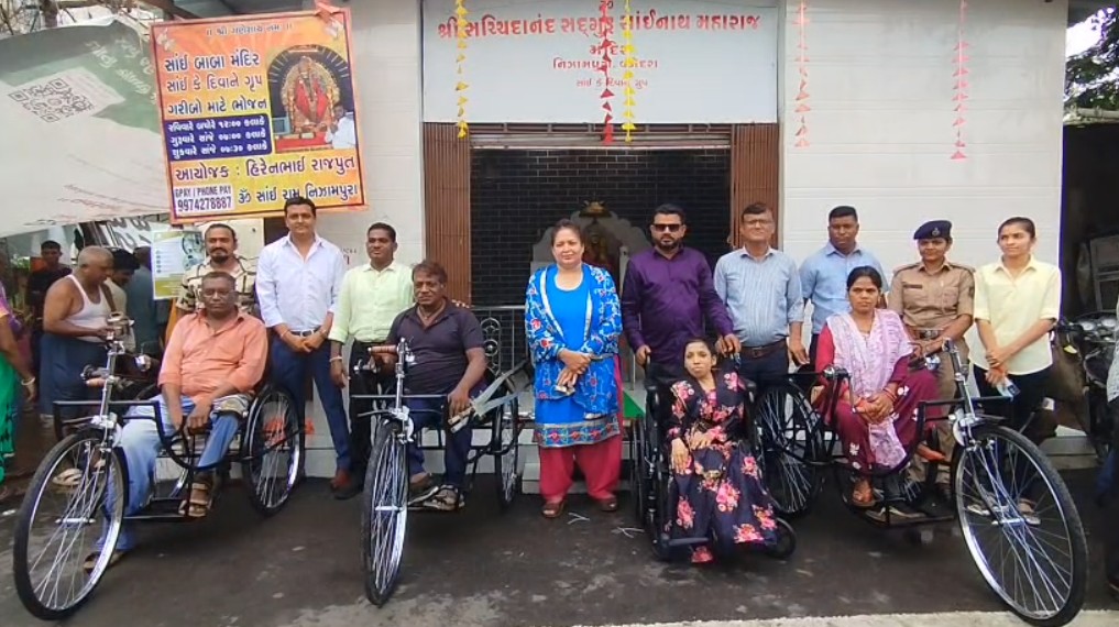 સાંઇ કે દિવાને ગૃપ દ્વારા વિકલાંગોને ટ્રાઇસિકલ, વ્હિલચેર અર્પણ 