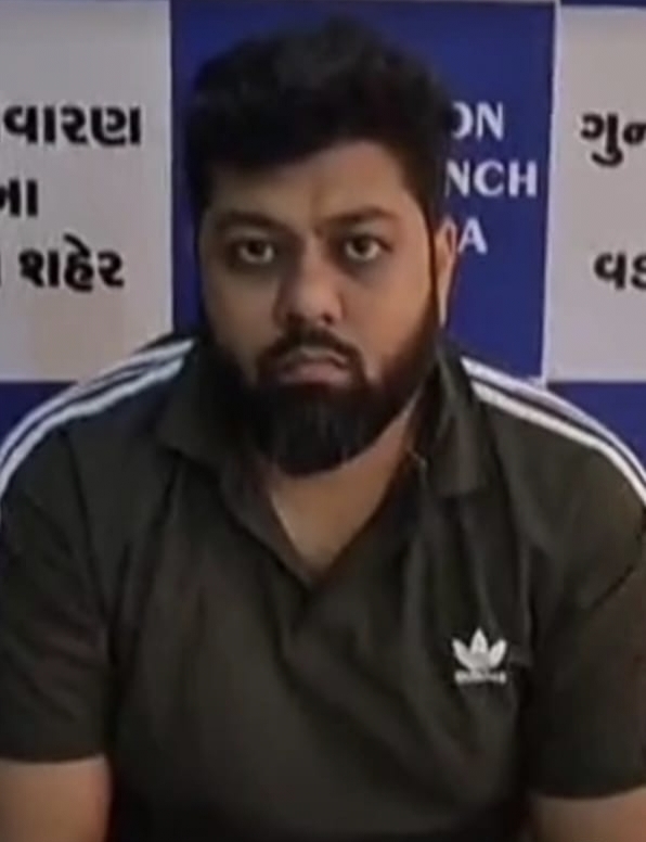 પેરોલ-ફર્લો તથા વચગાળાના જામીન ઉપરથી ફરાર આરોપી પકડાયો