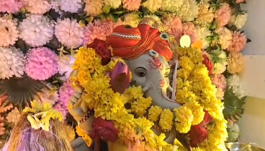 ગોરવા પોલીસ સ્ટેશનમા ગણપતિ બાપાની સ્થાપના કરી પૂજા અર્ચના કરવામાં આવી 