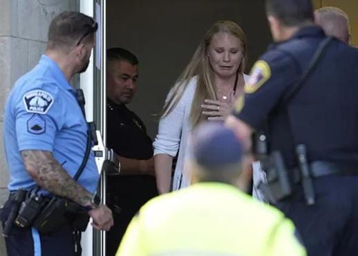 કેથોલિક સ્કૂલમાં ગોળીબારમાં ત્રણ લોકોનાં મોત : ૧૭ લોકો ઘાયલ થયા