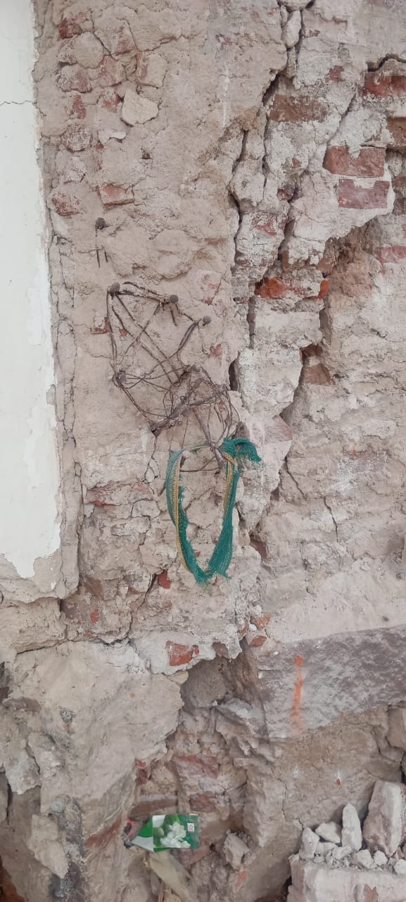 જર્જરીત માંડવીના પિલરનો કેટલોક ભાગ ફરી તૂટ્યો, યુદ્ધના ધોરણે કામ શરુ કરવા માંગ