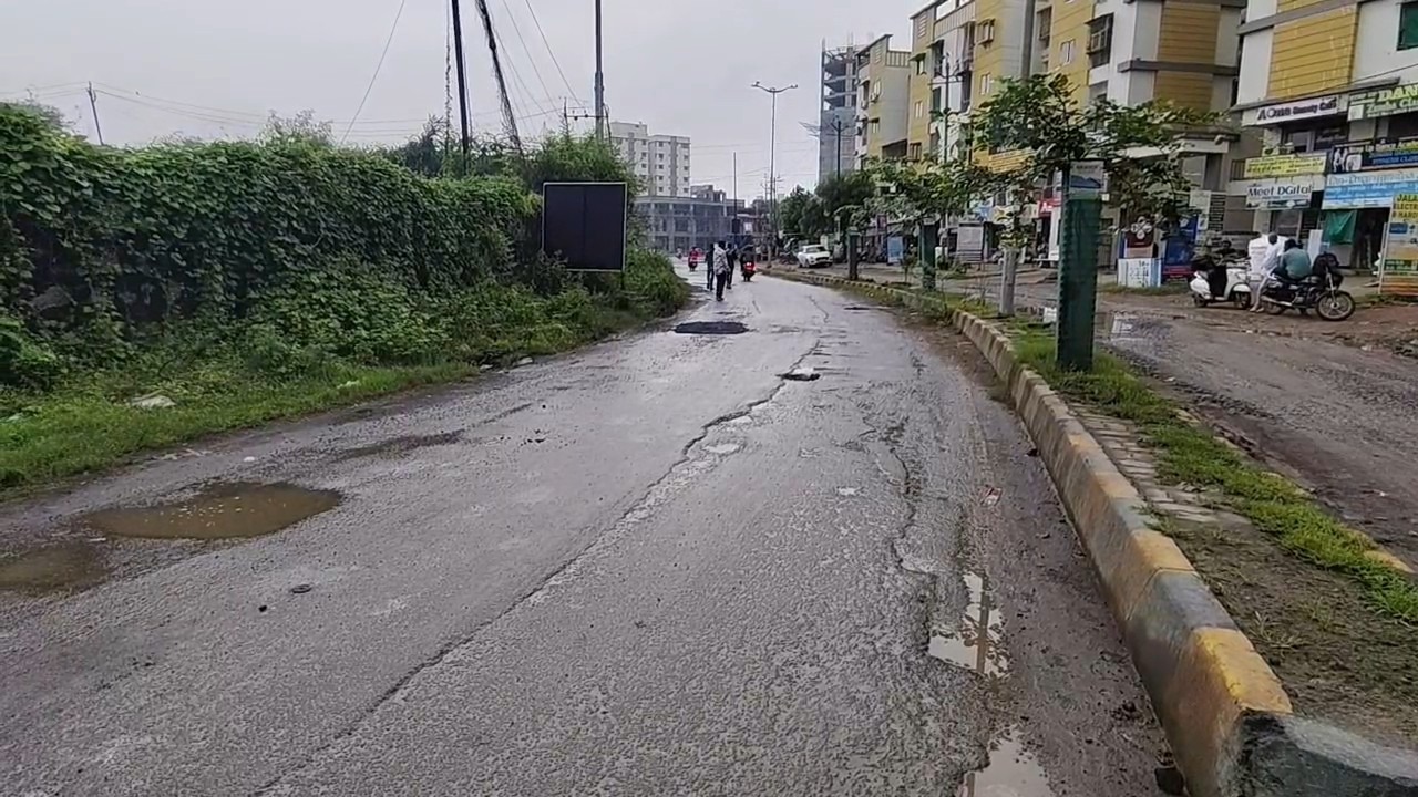 આને કહેવાય વિકાસ? રસ્તા પર પેવર, ડામર પાછળ કરોડોનો ખર્ચ છતાંય લોકોની યાતના બરકરાર