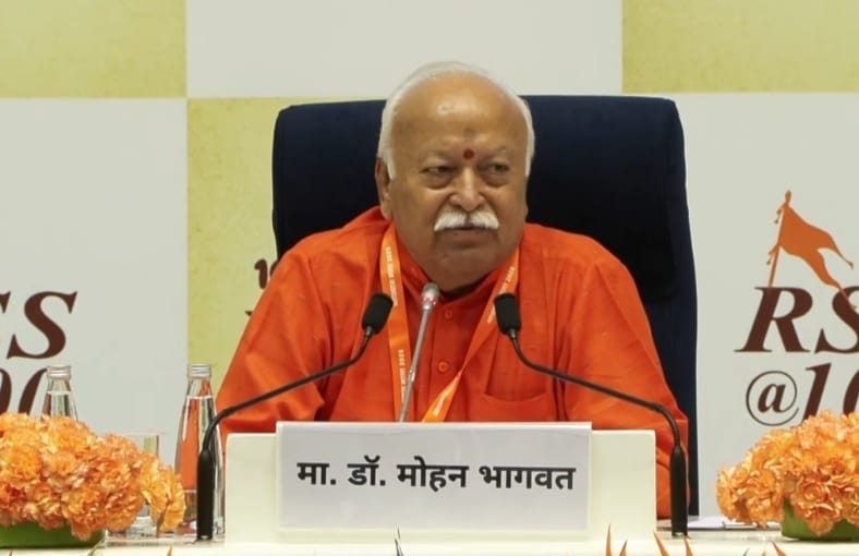 અભી બોલા અભી ફોક