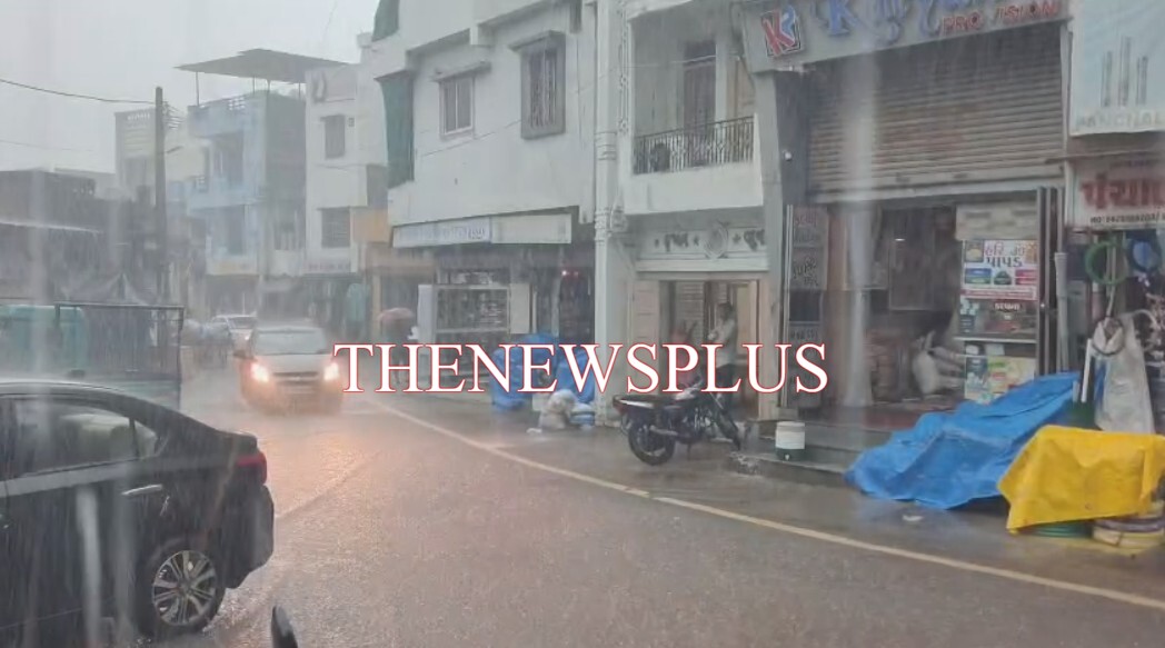 વડોદરા નાં સાવલી તાલુકામાં પરોઢ થી જ ધોધમાર વરસાદ ચાલુ