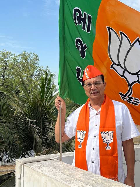 વડોદરામાં મોદી સાહેબનાં જન્મ દિવસની ઉજવણીનાં કાર્યક્રમનાં ઈન્ચાર્જ ભાર્ગવ ભટ્ટને બનાવવાની પેરવી