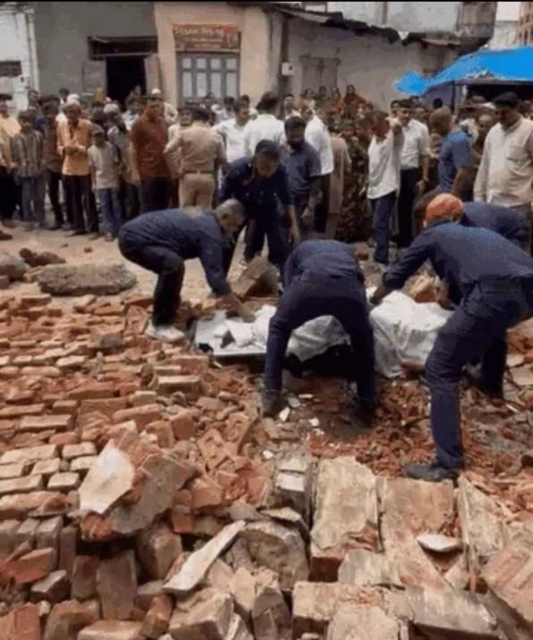 જૂનીગઢીમાં તાલુકા પોલીસ મથકની દીવાલ ધરાશાયી થતા એક મહિલાનું મોત