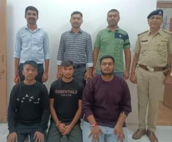 સુરત સહિત દેશ-વિદેશના 40 યુવાન મ્યાનમારમાં બંધક: નોકરી માટે થાઈલેન્ડ લઈ ગયા, બોર્ડર ક્રોસ કરાવી ચાઇનીઝ ગેંગને સોંપ્યા