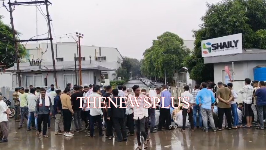 સાવલી તાલુકાના મોકસી ગામ પાસે આવેલ શૈલી એન્જિનિયરિંગ પ્લાસ્ટિક પ્રાઇવેટ લિમિટેડ કંપનીમાં 22 વર્ષીય યુવકના મોતનો મામલો