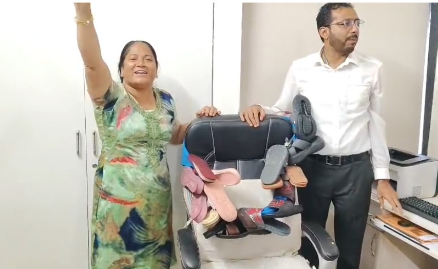 તાંદલજાના રહીશોએ વોર્ડ નંબર 10 ની કચેરી ખાતે અશફાક મલિકની આગેવાનીમાં ઉગ્ર વિરોધ