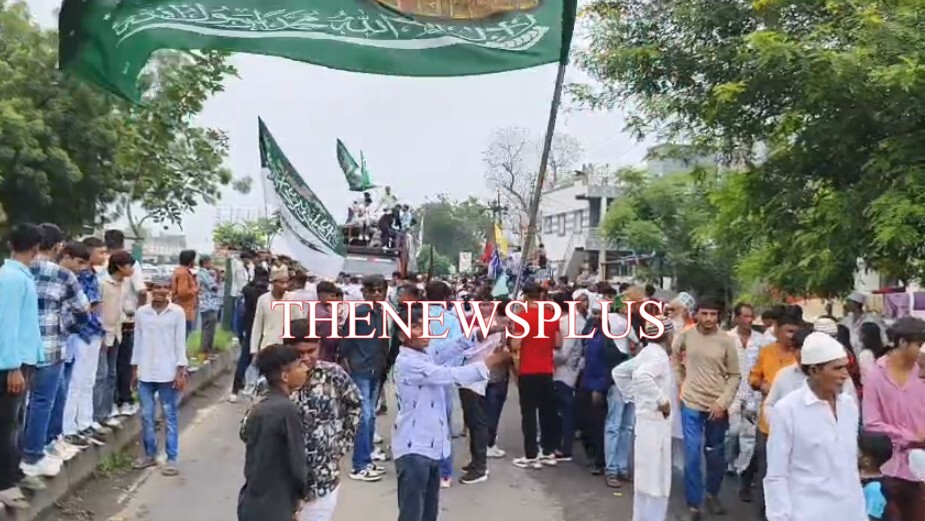 સાવલી તાલુકાના ટુંડાવ ગામે ઇસ્લામ ધર્મના સ્થાપક મહંમદ પયગંબર સાહેબના જન્મદિવસની ધામધૂમથી ઉજવણી કરવામાં આવી હતી