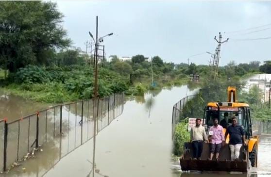 વડસર સ્થિત કોટેશ્વર વિસ્તારમાં પાણી ફરી વળ્યા: અધિકારીઓ દ્વારા લોકોને સલામત સ્થળે ખસવા સૂચના