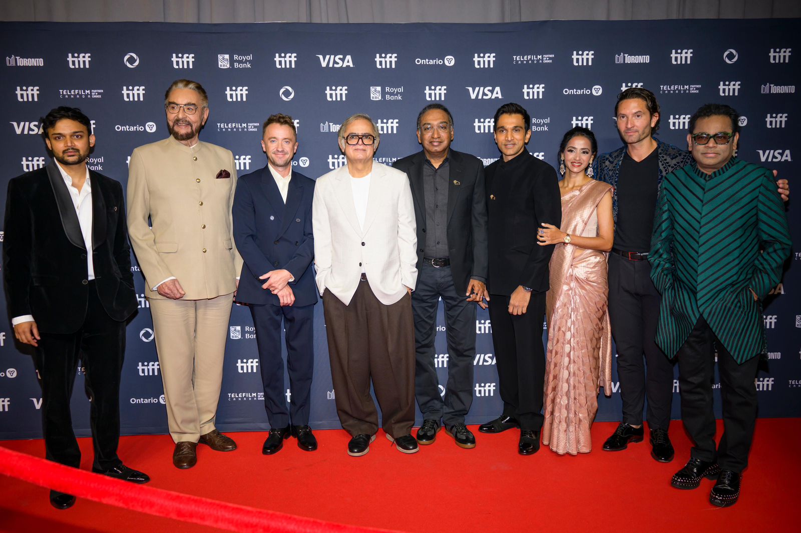 એપ્લોઝ એન્ટરટેઇનમેન્ટની ગાંધી એ TIFF ના રેડ કાર્પેટ પર ભારતનું ગૌરવ વધાર્યું