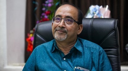 સર્વગુણ સંપન્ન ડૉક્ટર કમ ચેરમેન કમ મિસ્ત્રી,શીતલને ભગવાન સદબુદ્ધિ આપે