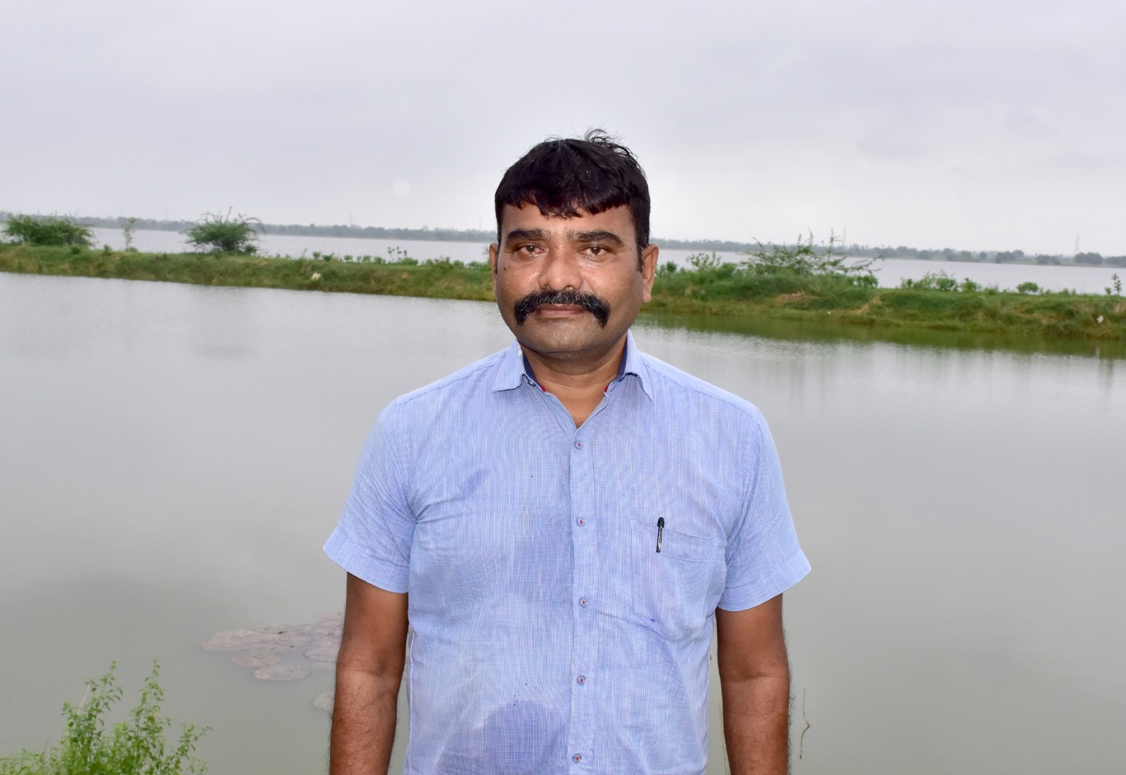 વડોદરાના મત્સ્ય ખેડૂત અને પ્રધાનમંત્રી મત્સ્ય સંપદા યોજનાના લાભાર્થી કોલકાતામાં શ્રેષ્ઠ મત્સ્ય ખેડૂત તરીકે થયા સન્માનિત