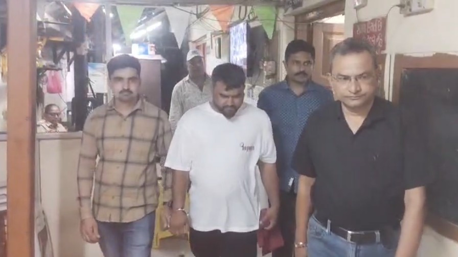 રેલવે ટાંકી પાસે દારૂનો જથ્થો, રૂબીન શેખ ઝડપાયો