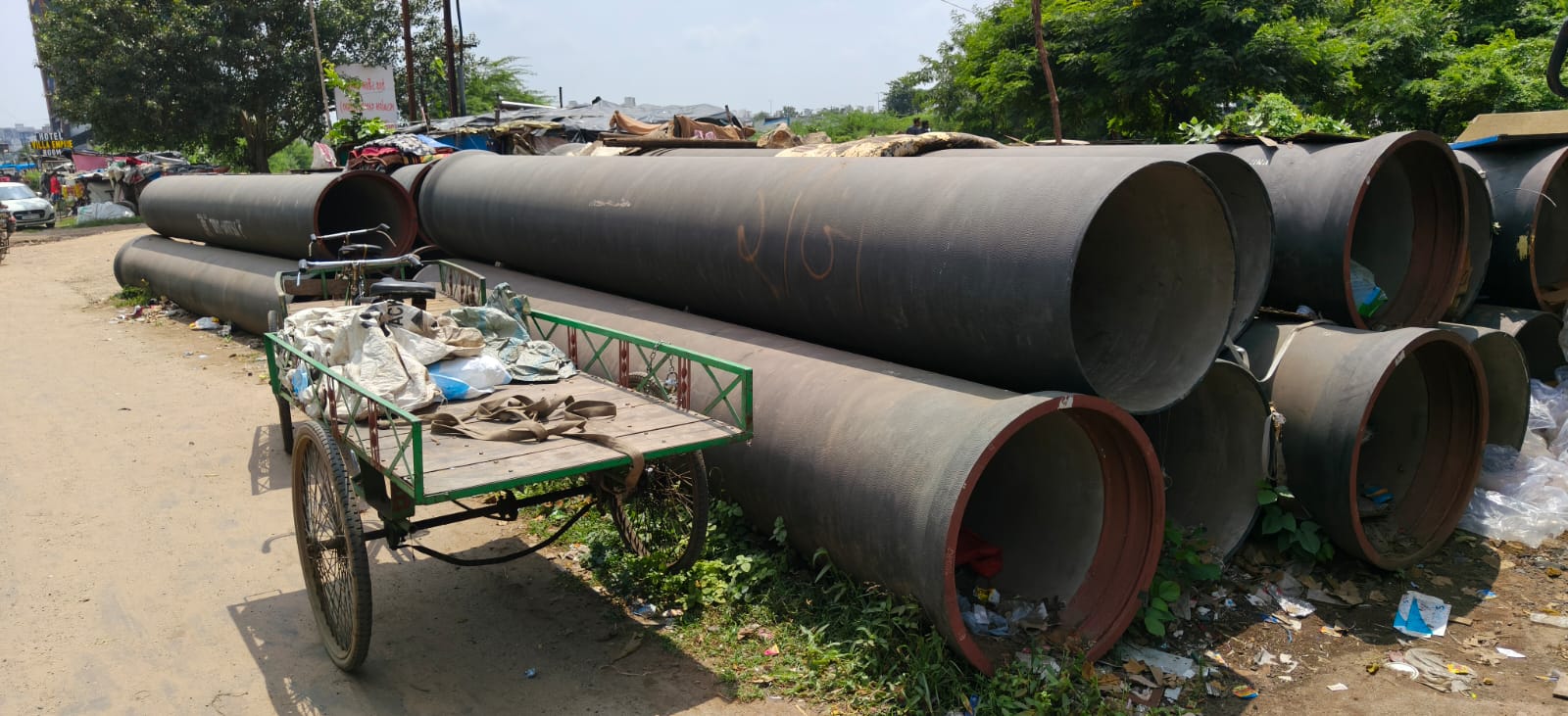  પાણીની પાઈપો કચરા સમાન હાલતમાં