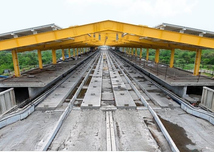 અમદાવાદ-મુંબઈ બુલેટ ટ્રેનનું કામ ફૂલ સ્પીડમાં