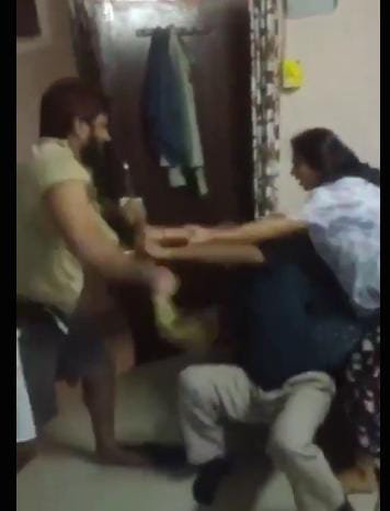 વાઈ-ફાઈ બાબતે વિવાદ : દીકરાના ઢોર મારના કારણે માતાનું મોત