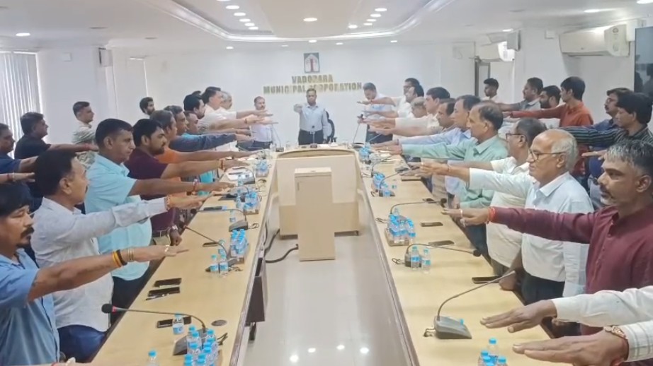 કમિશ્નરની આગેવાનીમાં ગરબા આયોજકો સાથે યોજાઈ બેઠક